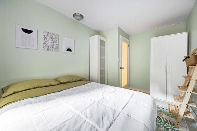 Photo - 252 E 33rd St Unidad SI ID1323974P