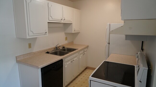Photo - Highland Court Apartments