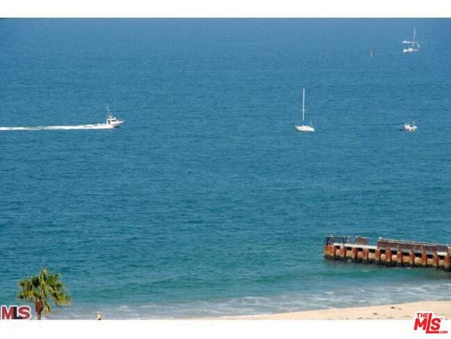 Building Photo - 7008 Vista Del Mar Ln