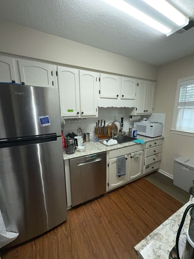 Photo - r1423a Unit C