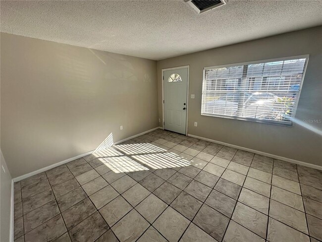 Photo - 845 Castle Way