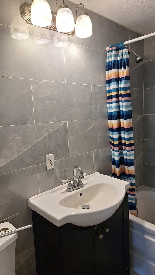 Photo - 5 Kenmar Dr Unit 7