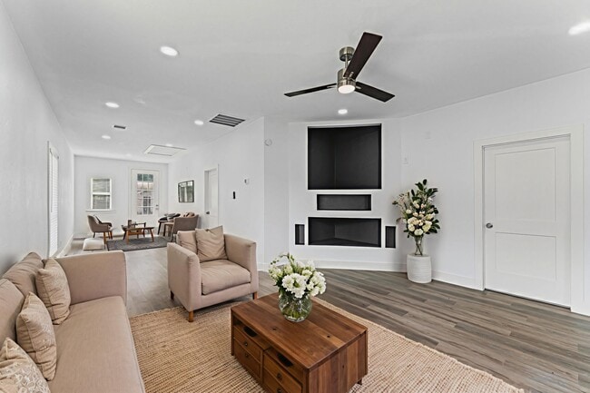 Building Photo - 365 Rd 5605