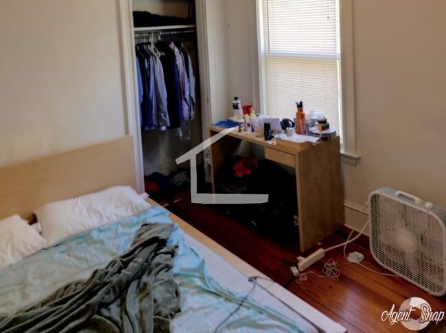 Building Photo - 70 Quint Ave Unit 1 Rental