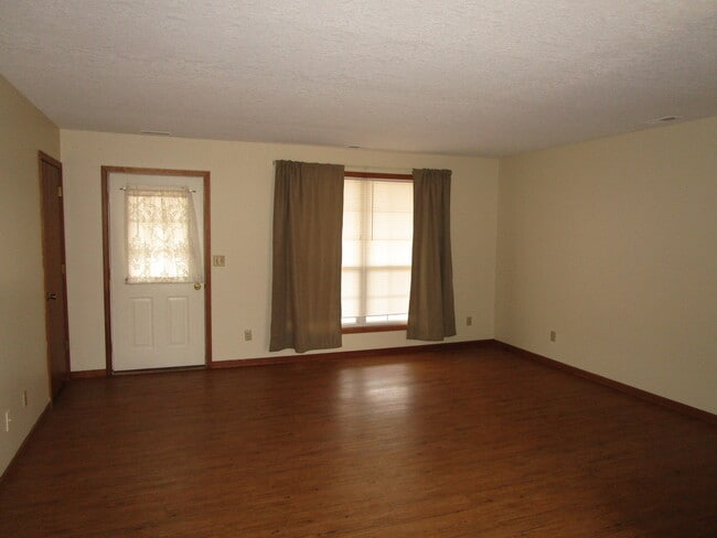 Photo - New Listing in Albion!!!