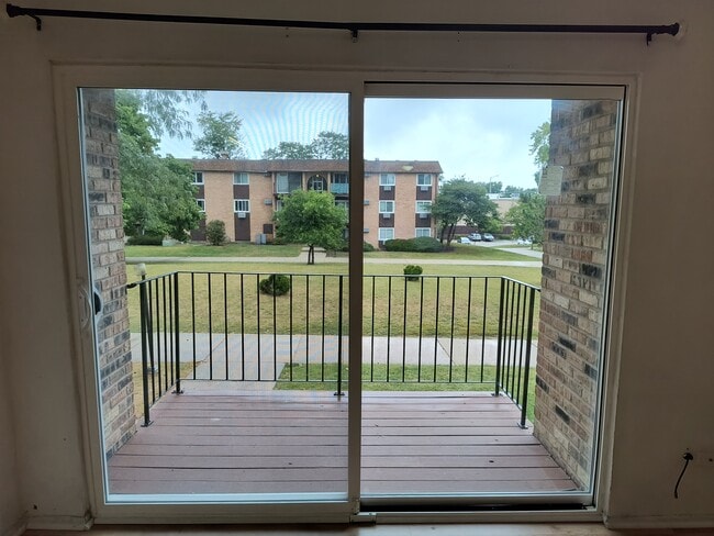 Building Photo - 670 Hill Dr Unit 209 Rental