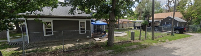 Photo - 820 N Custer St