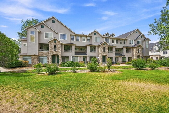 Building Photo - $2,030.95, 2 Beds - 2.5 Bath, Condo in Denver with Central A/C! Unit #2032