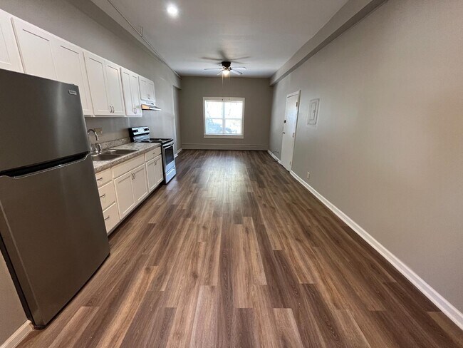 Photo - 1705 Sycamore St