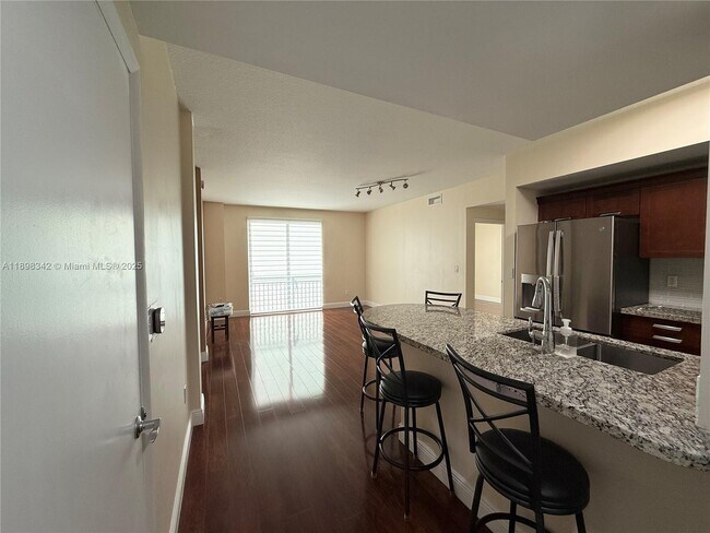 Building Photo - 7275 SW 90th Way Unit 411