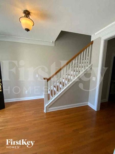 Photo - 205 Barberry St
