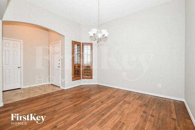 204 Troy Ln