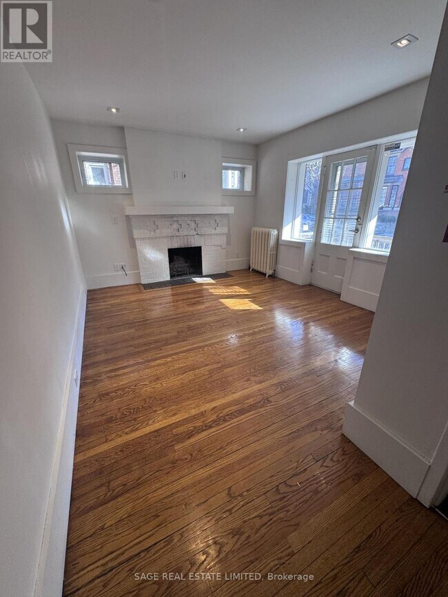 Photo - 302 Sumach St Unit 1