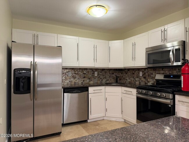 Photo - 597 Woodbine Ln