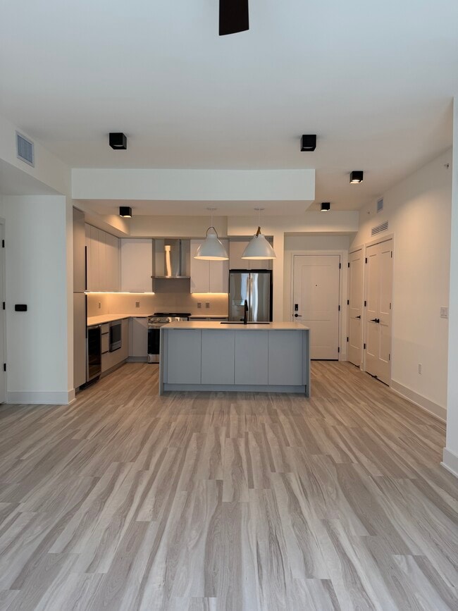 Building Photo - 2375 NE 186th St Unit 622