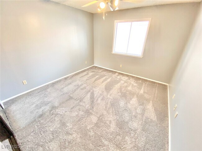 Building Photo - 6661 W Tropicana Ave Unit 203