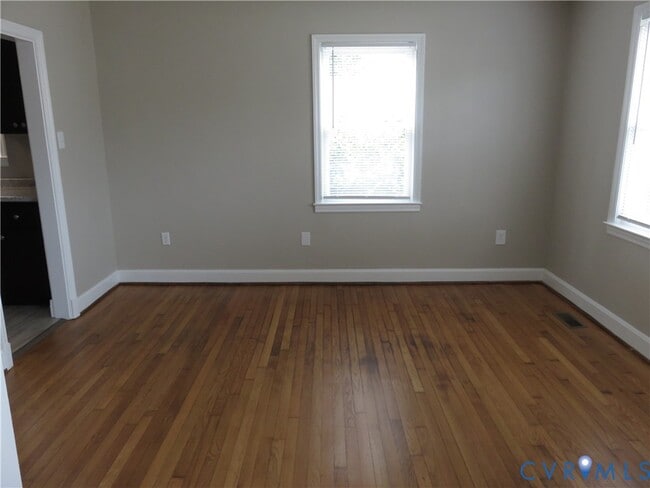 Photo - 1909 S Battery Dr