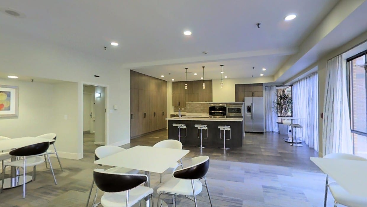 Photo - Christopher Columbus Plaza Apartments