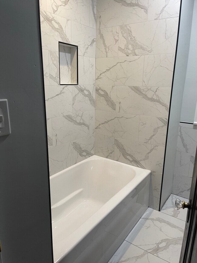Baño 1 - 723 Dobson St Unidad 1st Fl