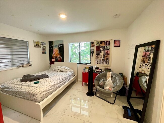 Photo - 2957 NW 45th St