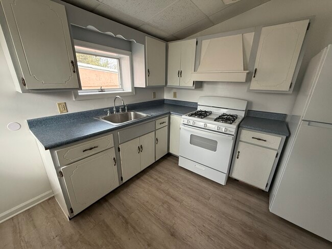 Photo - 1415 Diamond Ave