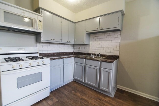 Photo - 311 Campbell Ave Unit 5