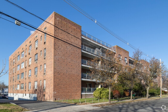 76 S Bergen Pl - 76 S Bergen Pl