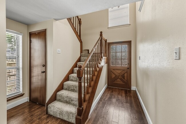 Photo - 401 Woodmont Dr