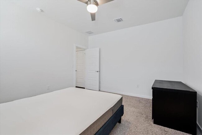 Photo - 3020 Louris Ln House