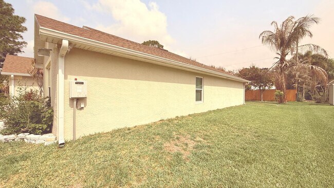 Photo - 1613 SW Whipple Ave