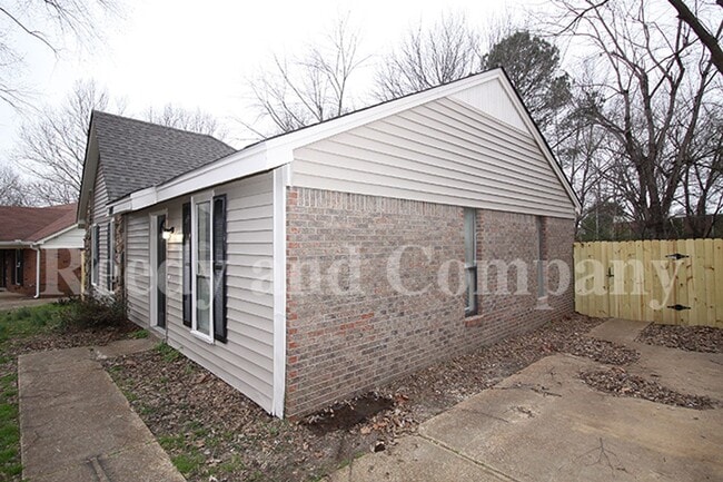 Photo - 8401 Old Forge Rd