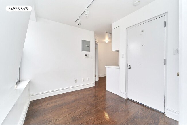Photo - 224 W 13th St Apartment