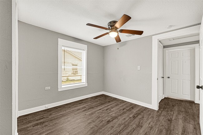 Photo - 6218 Woodrow St