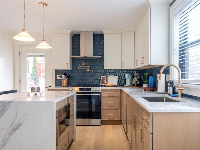 Building Photo - 7 Dearborn St Unit 1