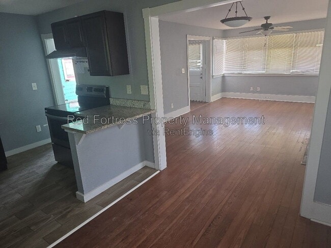 Photo - 1609 Poinsettia Ave