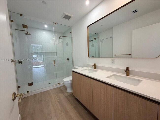 Photo - 90 NE 32nd St Unit 209