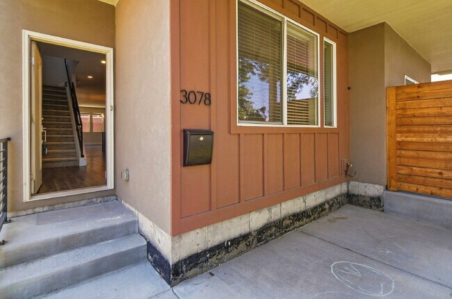 $3,540.95 - 4 bed, 3.5 bath Updated Townhome in Englewood!