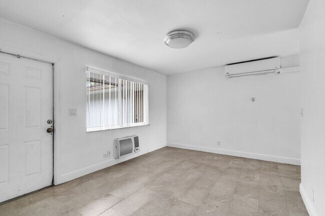 Photo - 645 NW 15th Ave Unit 1