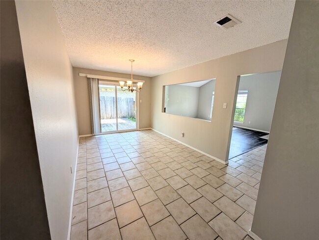 Photo - 2039 Wigmaker Dr