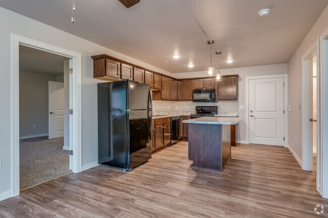 2 BR, 2 BA - 1,165SF