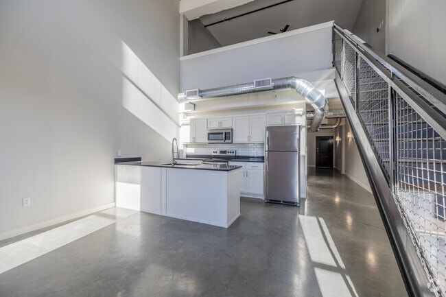 2BR, 2BA - 1457SF - Kitchen - Jacobs Lofts on 1st