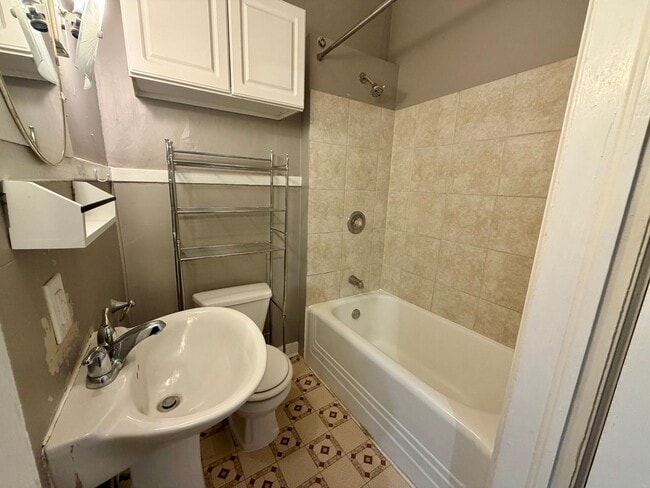 Photo - 1220 S 20th St Unit 1220 S 20th St - 3
