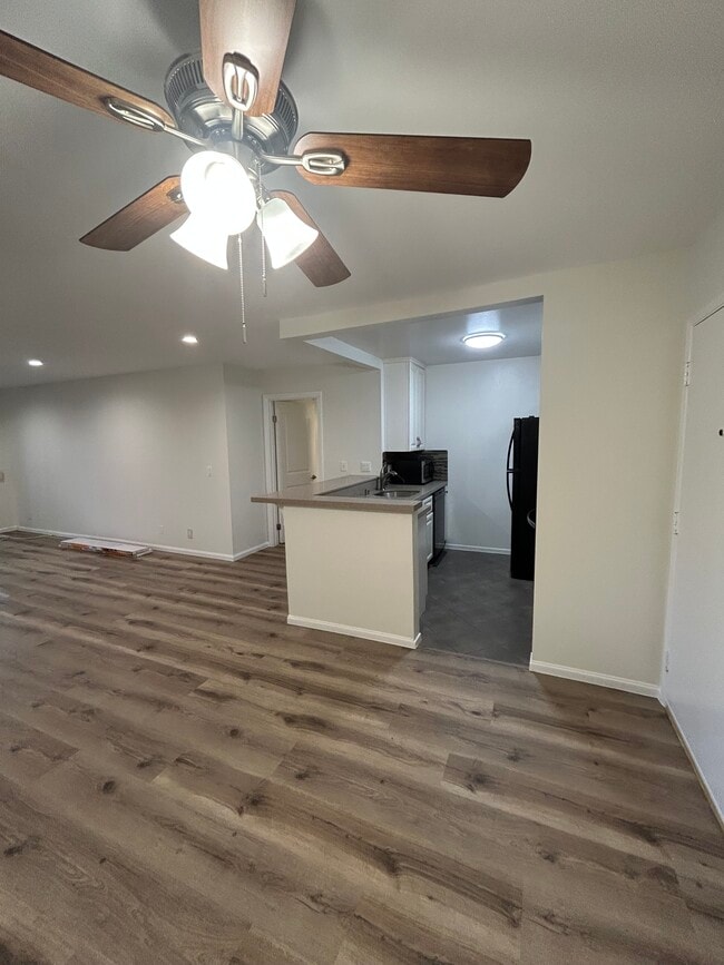 Photo - 8650 Gulana Ave Unidad L2168