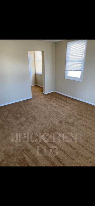 Photo - 11301 Main St