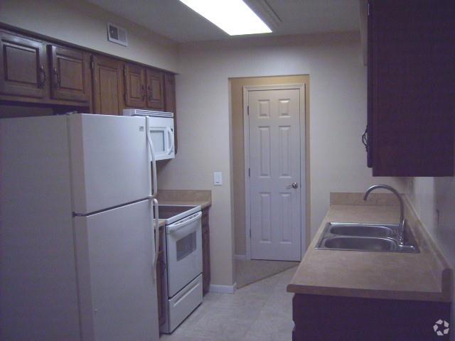 Kitchen - Charter Oaks