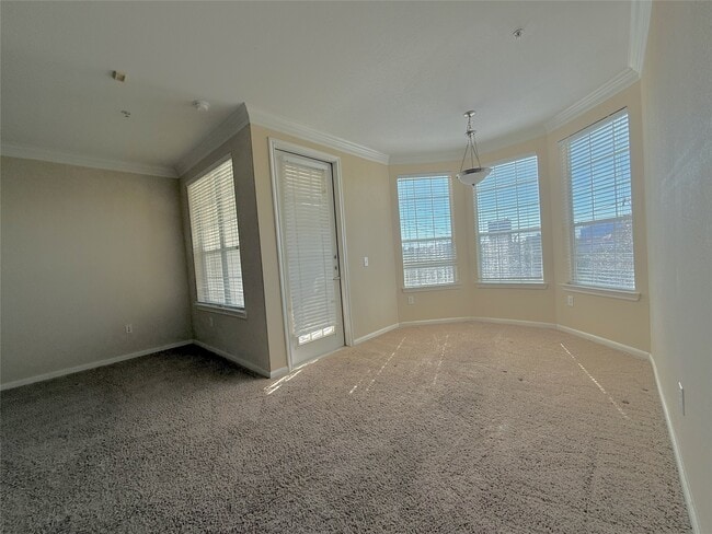 Building Photo - 7575 Kirby Dr Unit 2218