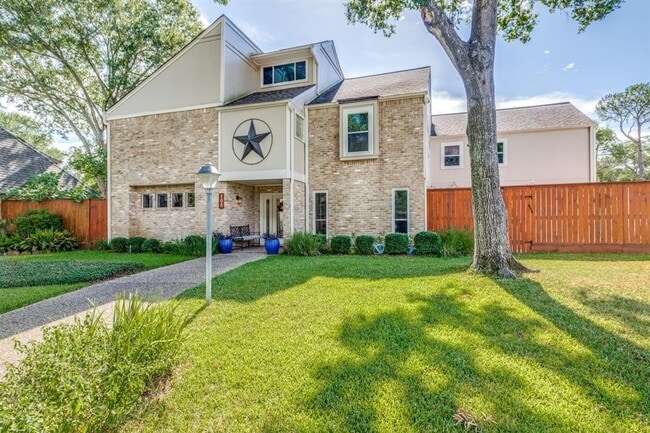 Photo - 706 Queensmill Ct