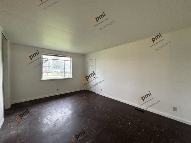 Photo - 2915 Oakdale Ave