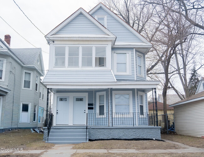 418 3rd St Unit 2 Fl
