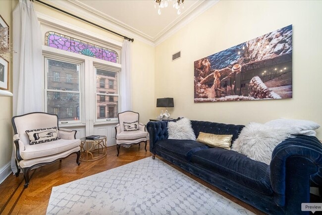 Photo - 829-831 Hudson St Unit 2